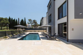 Villa Matic ground floor apartment with shared pool